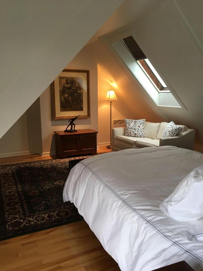 La Belle Aux Berges Bed and Breakfast Saint-Denis-sur-Richelieu Exteriör bild