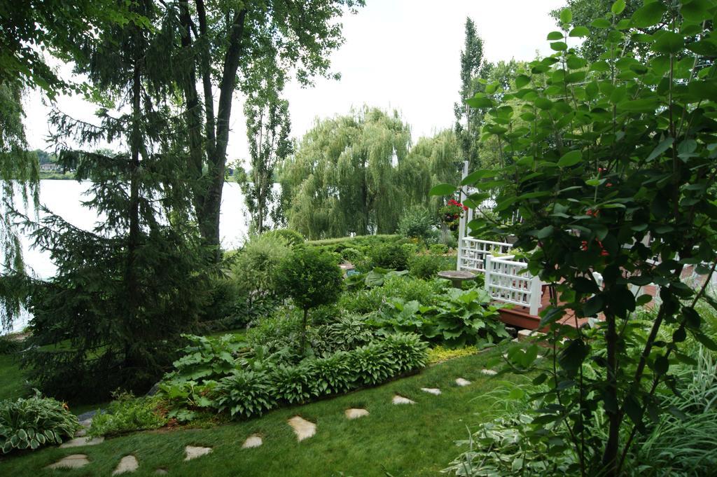 La Belle Aux Berges Bed and Breakfast Saint-Denis-sur-Richelieu Exteriör bild
