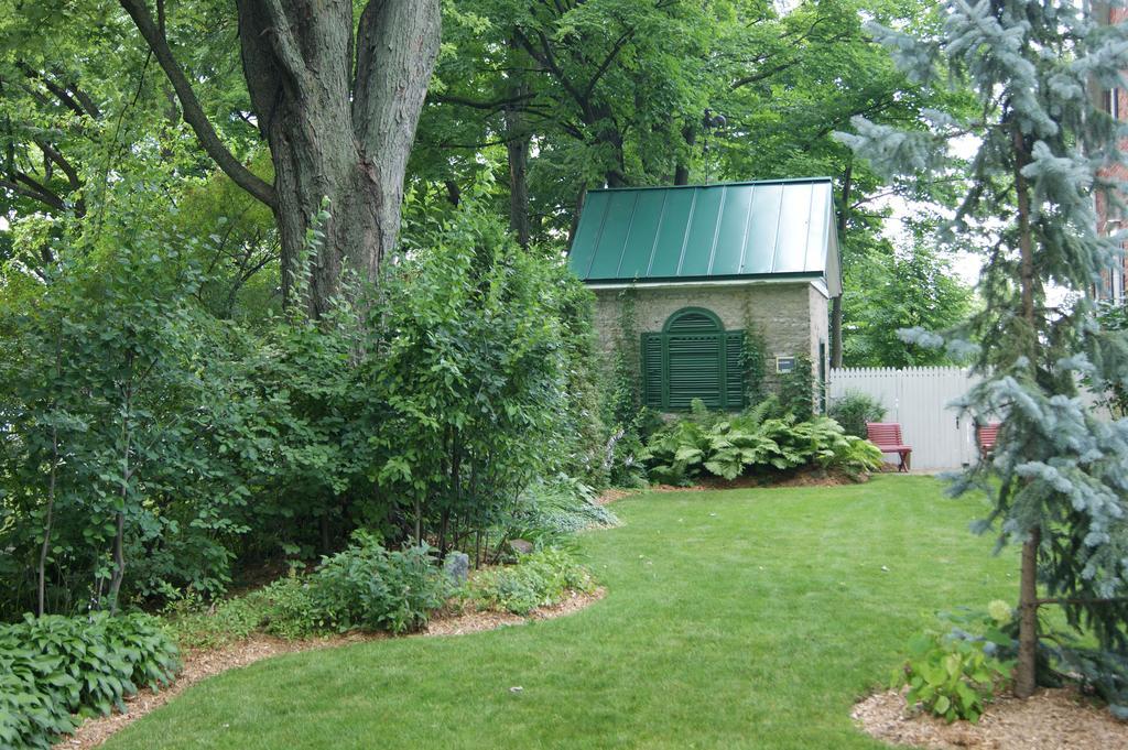 La Belle Aux Berges Bed and Breakfast Saint-Denis-sur-Richelieu Exteriör bild