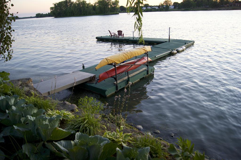 La Belle Aux Berges Bed and Breakfast Saint-Denis-sur-Richelieu Exteriör bild